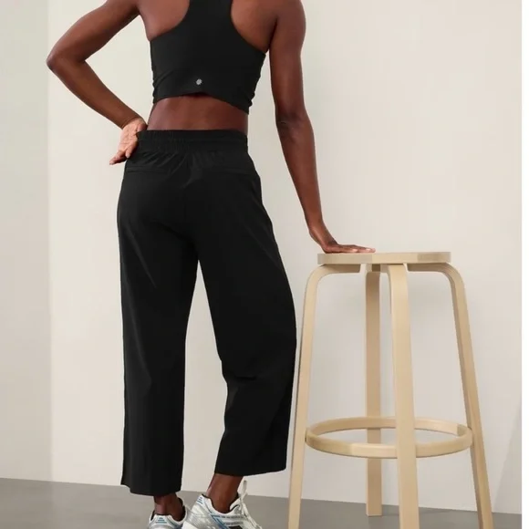 Athleta Black Avenue Wide Leg Cropped Pants Athleisure Travel Lounge - Picture 3 of 11